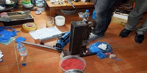 Xưởng sản xuất ma túy của Báu nằm ở ngoài bãi sông Hồng. Ảnh: Báo Pháp Luật Việt Nam.