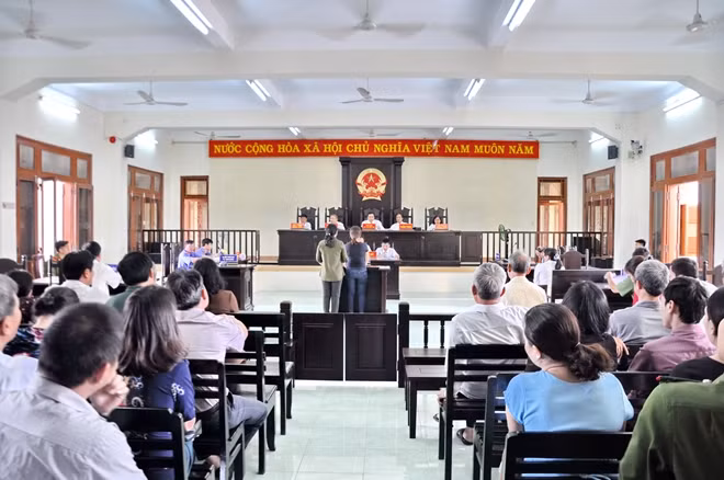 Quang cảnh phiên tòa sơ thẩm