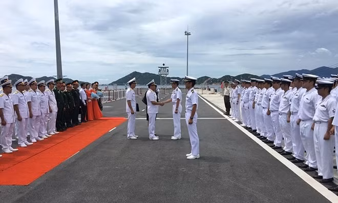 Lễ đón đoàn thủy thủ tàu ngầm Kuroshio