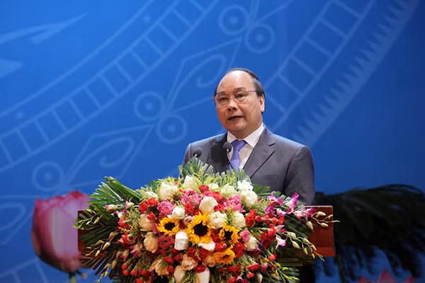 Phó Thủ tướng Nguyễn Xuân Phúc phát biểu chỉ đạo tại Hội nghị.