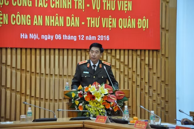 Trung tướng Lê Văn Đệ, Phó Tổng Cục trưởng Tổng cục Chính trị CAND phát biểu tại buổi lễ