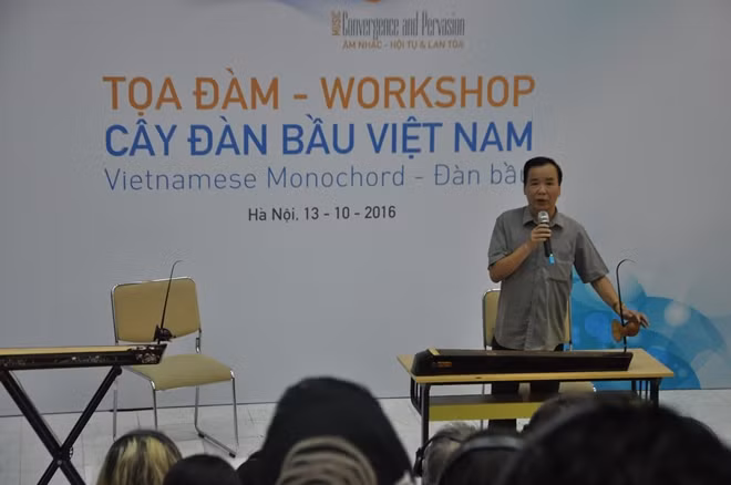 Nghệ sĩ nhân dân Nguyễn Tiến giới thiệu về cây đàn bầu Việt Nam