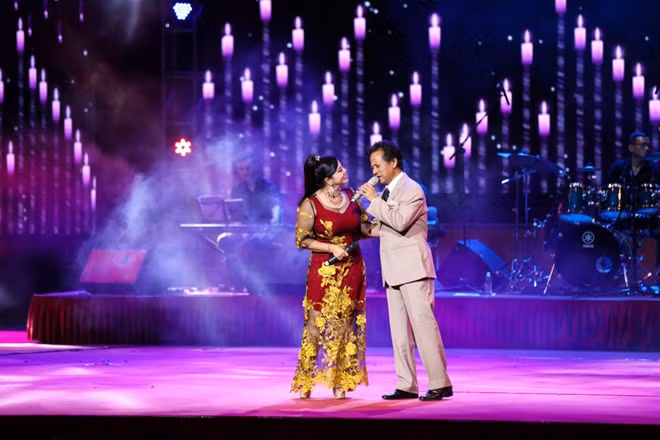 Chế Linh, Ngọc Anh trong đêm nhạc tại Hà Nội vừa qua