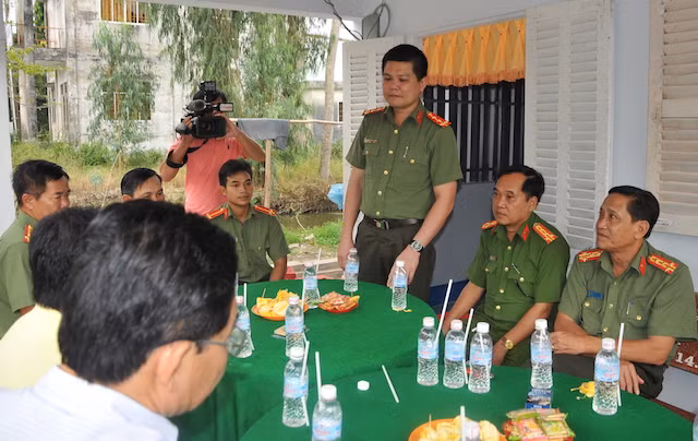 Đến nay, Báo CAND đã vận động và xây dựng trên 100 căn nhà tình nghĩa, tổng trị giá trên 5 tỷ đồng tặng gia đình chính sách, cán bộ chiến sĩ Công an có hoàn cảnh khó khăn, vùng sâu vùng xa của cả nước.