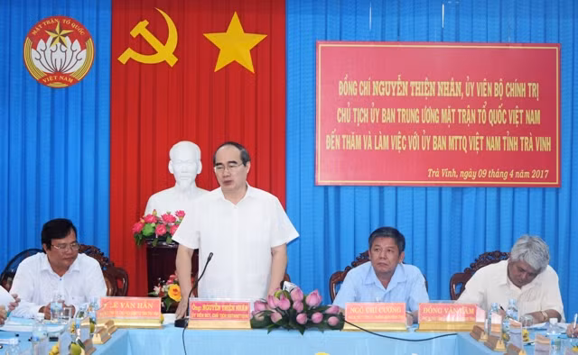Đồng chí Nguyễn Thiện Nhân cùng đoàn công tác tại buổi làm việc với Ủy ban MTTQ tỉnh Trà Vinh.