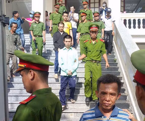 Các bị cáo tại phiên toà. Các bị cáo tại phiên toà.