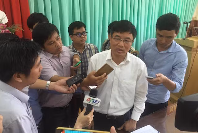 Ông Nguyễn Mạnh Thắng, Phó Tổng cục trưởng Tổng cục đường bộ (Bộ GTVT) trả lời báo chí vào sáng 14-8.