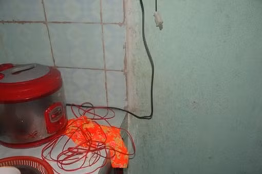 Cha giăng điện bẫy hàng xóm làm chết con trai 4 tuổi