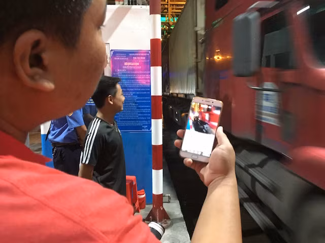 "Live Stream" chia sẻ với bạn bè sau khi BOT Cai Lậy xả trạm. "Live Stream" chia sẻ với bạn bè sau khi BOT Cai Lậy xả trạm.