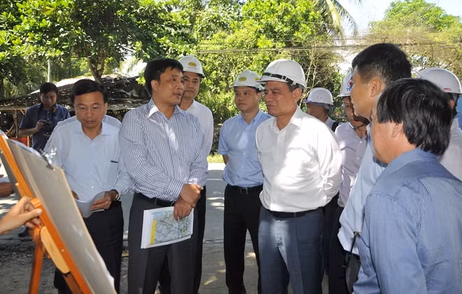 Bộ trưởng Bộ GTVT Trương Quang Nghĩa kiểm tra tuyến cao tốc Trung Lương – Mỹ Thuận.