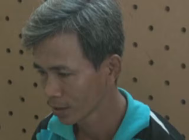 Nghi phạm tại cơ quan điều tra. Nghi phạm tại cơ quan điều tra.