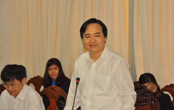 Bộ trưởng Bộ GD-ĐT Phùng Xuân Nhạ làm việc tại Cần Thơ.