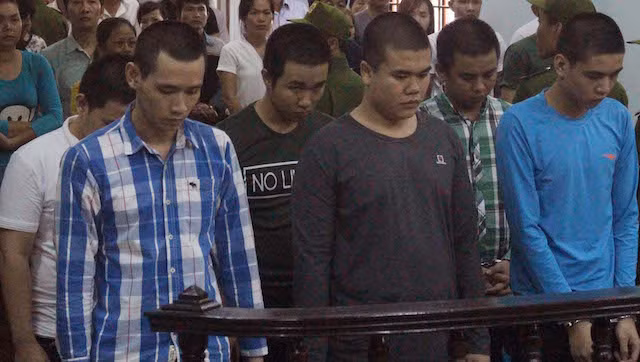Các bị cáo tại phiên toà. Các bị cáo tại phiên toà.