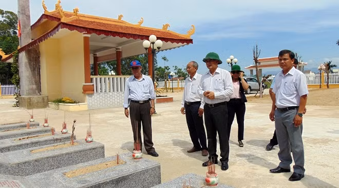 Đoàn công tác của UBND tỉnh Quảng Nam kiểm tra thực tế tại NTLS xã Đại Quang.