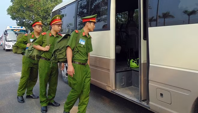 Các học viên xuất quân làm nhiệm vụ tại Đà Nẵng.