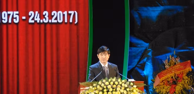 Ông Nguyễn Ngọc Quang đọc diễn văn tại buổi lễ.