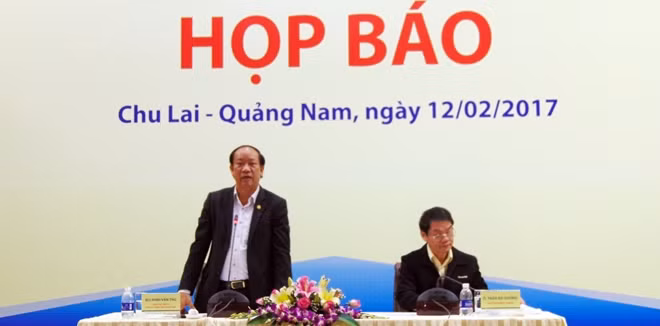 Ông Đinh Văn Thu đánh giá cao những nỗ lực của các lực lượng tham gia chữa cháy tại Nhà máy sản xuất, lắp ráp xe bus.