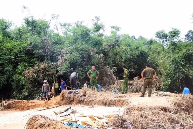 Điểm khai thác vàng trái phép bị Công an phát hiện