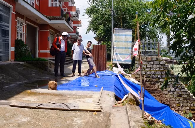 Vị trí sạt lở đã được cơ quan chức năng tạm thời khắc phục