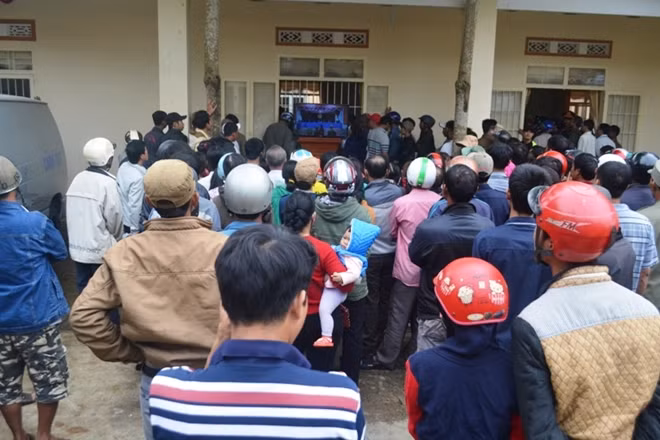 Màn hình được phát trực tiếp cho người dân theo dõi