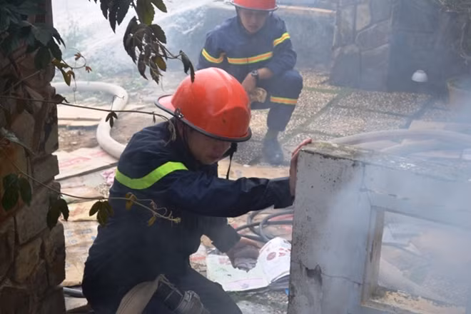 Rất nhiều chiến sĩ bị thiếu ôxy vì ngửi quá nhiều khói