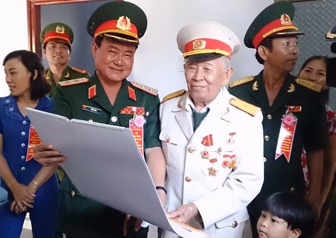 Cụ Tô Đình Cắm, người cuối cùng của Đội Việt Nam tuyên truyền giải phóng quân qua đời