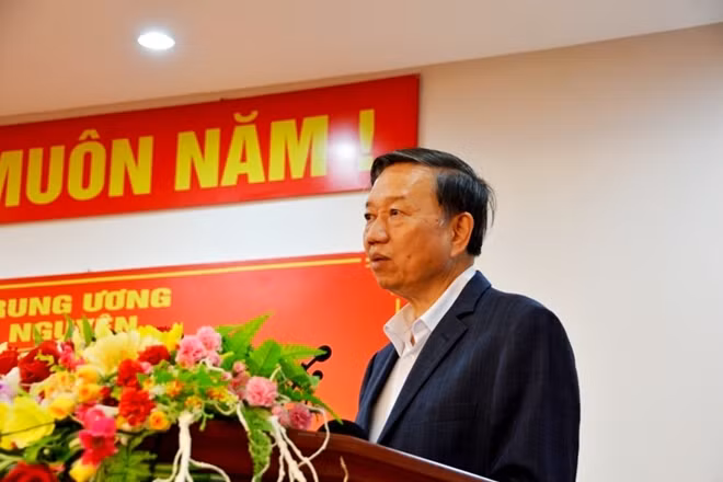 Thượng tướng Tô Lâm phát biểu tại hội nghị.