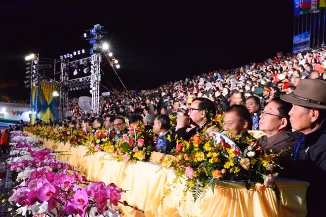 Gần 15.000 khách mời tham dự đêm khai mạc Festival hoa Đà Lạt