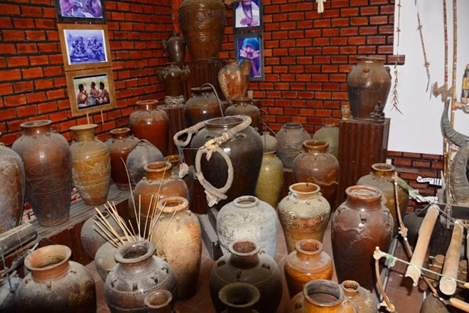 Những chiếc ché cổ quý hiếm