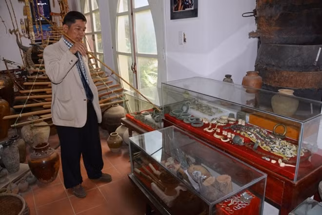 Anh Tâm còn có nguyên một bộ đúc nhẫn nguyên vẹn của người Churu. Bộ sưu tập với hàng trăm đồ trang sức quý hiếm khác nhau như khuyên tay, vòng cường đeo cổ, vòng đeo tay, nhẫn…
