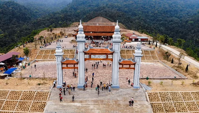 Chùa Hạ thuộc khu du lịch Tây Yên Tử
