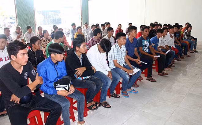 Các đối tượng tại cơ quan Công an.