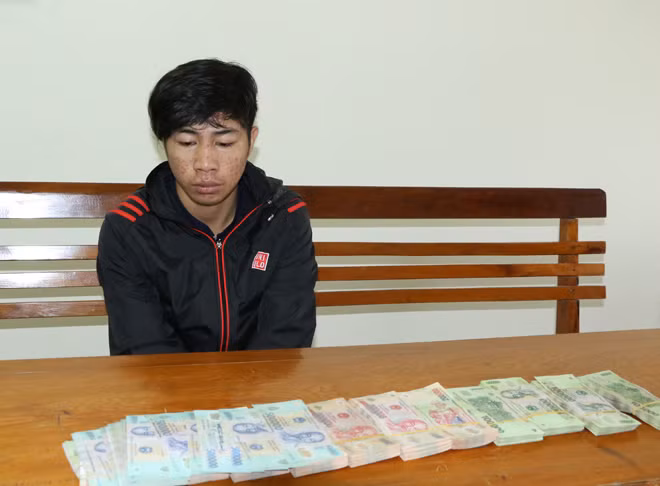 Lợi cùng tang vật.