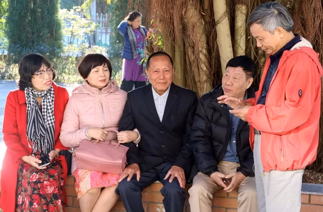 Cựu học sinh miền Nam vui mừng trong “Ngày trở về”.