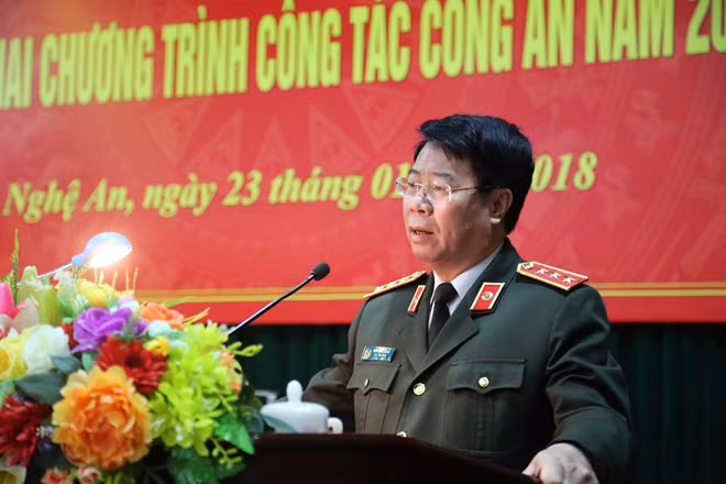 Thượng tướng Bùi Văn Nam, Ủy viên Trung ương Đảng, Thứ trưởng Bộ Công an phát biểu tại hội nghị.