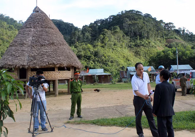 Phóng viên ANTV tác nghiệp tại hiện trường.