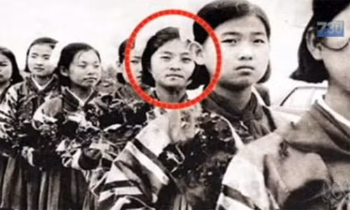 Kim Hyun-hee lúc được đào tạo thành điệp viên. Kim Hyun-hee lúc được đào tạo thành điệp viên.