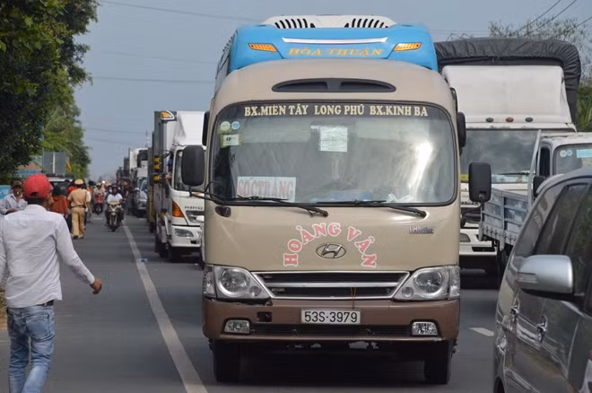 Dự báo ngày thứ bảy này sẽ là ngày quyết liệt bởi cánh tài xế tiếp tục "được nước lấn tới"