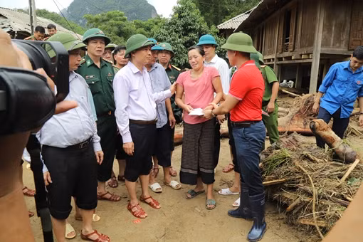  Hội Chữ thập đỏ cứu trợ đồng bào bị thiệt hại do bão số 3