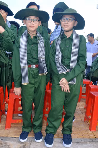 Hai anh em song sinh Lê Trần Gia Hào và Lê Trần Gia Hiệp .