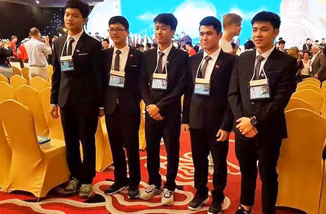 3 trong tổng số 4 thí sinh đoạt HCV Vật lý quốc tế năm 2017 chính thức “đầu quân” vào ĐH Bách Khoa Hà Nội.