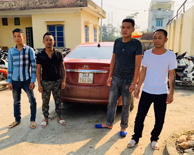 Các đối tượng (từ trái qua phải): Vượng, Quân, Vinh, Côn.