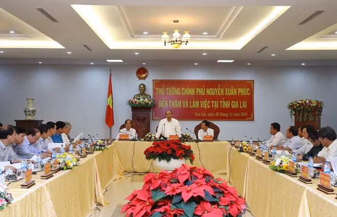 Thủ tướng Nguyễn Xuân Phúc làm việc với cán bộ chủ chốt tỉnh Gia Lai. Ảnh: TTXVN