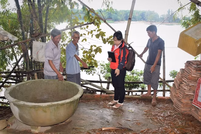 Người dân thôn An Lạc đều lo lắng trước tình trạng sạt lở bờ sông Ly Ly đe dọa cuộc sống.