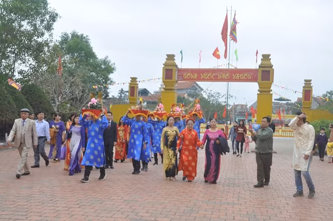 Lễ hội Tiên công in đậm nét Kinh kỳ tại nơi cửa sông lịch sử .