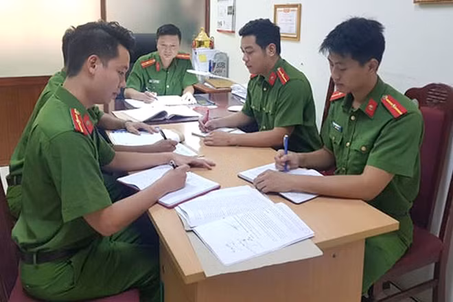 Họp rút kinh nghiệm trong từng chuyên án.