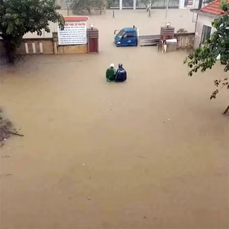 Lũ lụt chia cắt cục bộ nhiều nơi ở Quảng Bình.