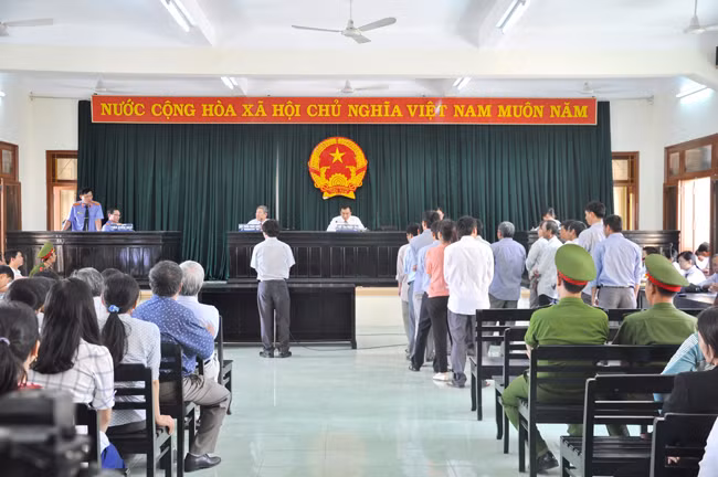 Quang cảnh phiên tòa.
