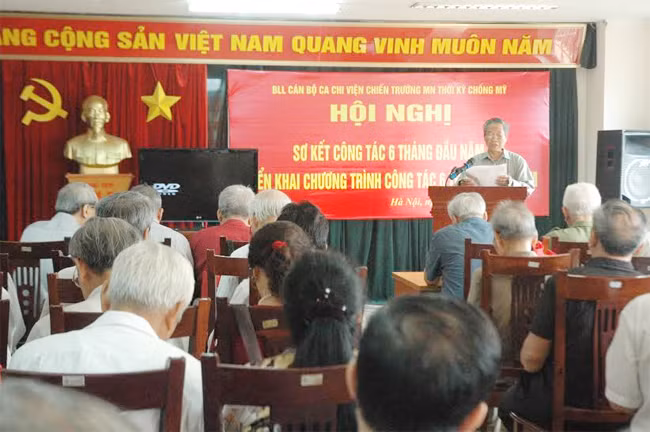 Các Hội viên tham gia Hội nghị sơ kết. Các Hội viên tham gia Hội nghị sơ kết.