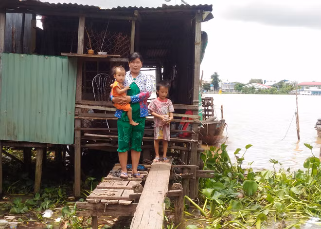 Những ngôi nhà nhỏ với bốn bề là nước.